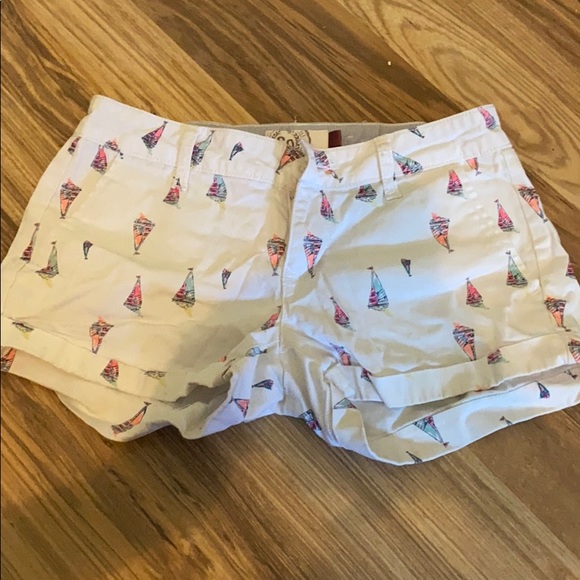 Shorts - Picture 1 of 3